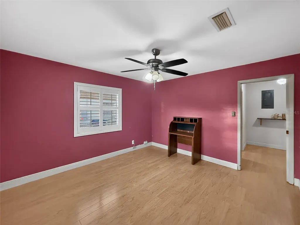 305 N Glen Avenue Tampa FL 33609