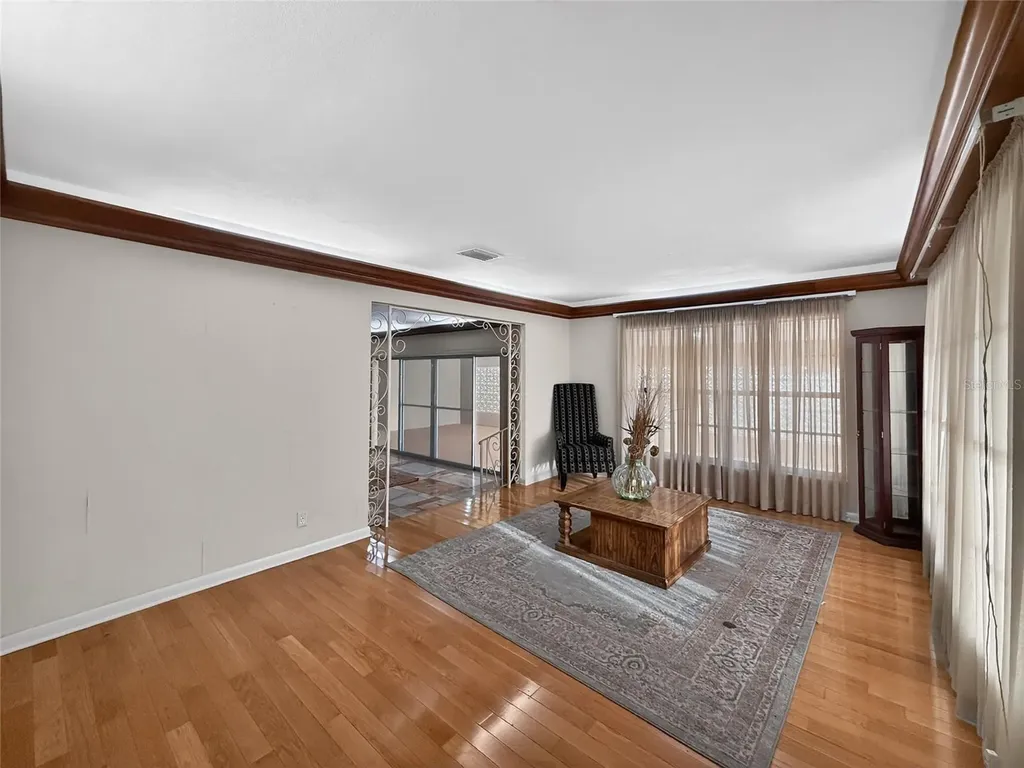 305 N Glen Avenue Tampa FL 33609
