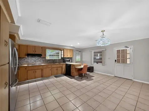 305 N Glen Avenue Tampa FL 33609
