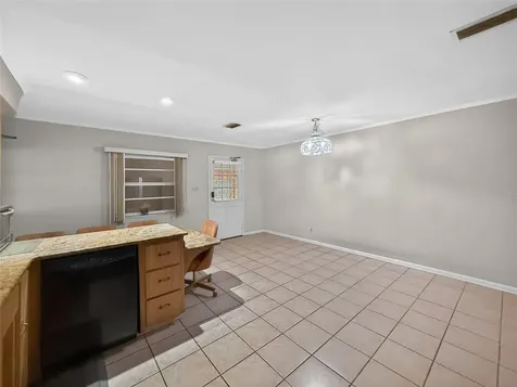 305 N Glen Avenue Tampa FL 33609