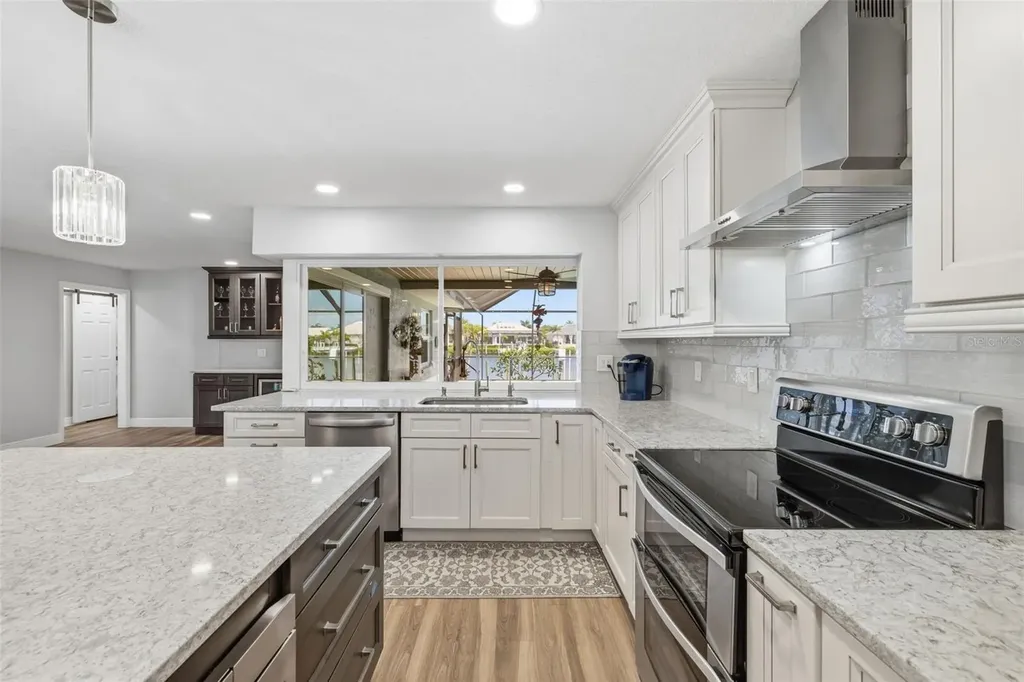 831 Chipaway Drive Apollo Beach FL 33572
