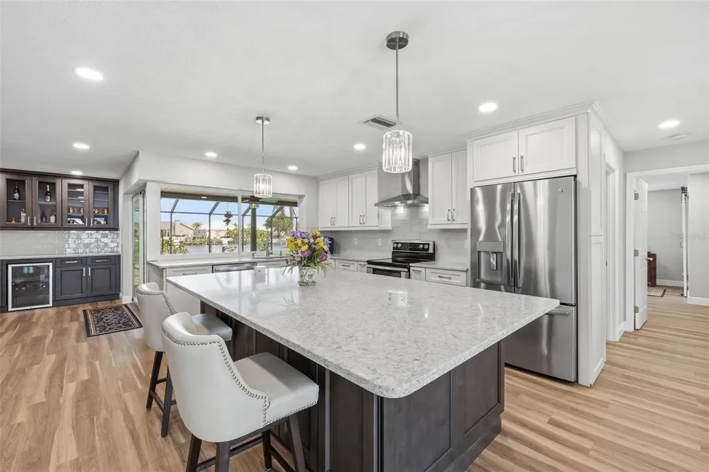 831 Chipaway Drive Apollo Beach FL 33572