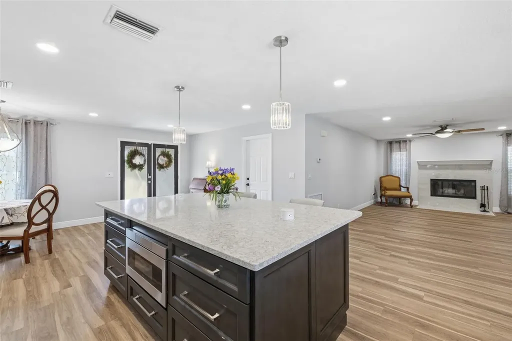 831 Chipaway Drive Apollo Beach FL 33572