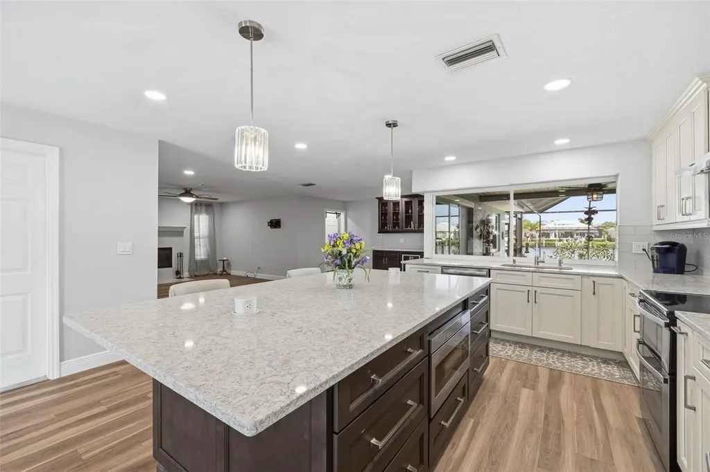 831 Chipaway Drive Apollo Beach FL 33572