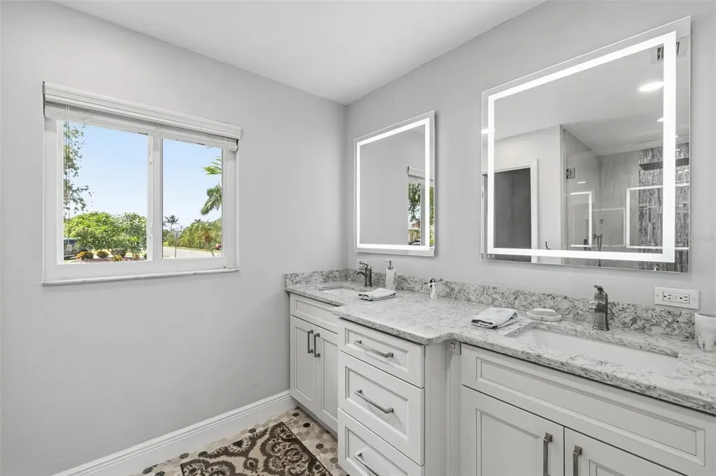 831 Chipaway Drive Apollo Beach FL 33572