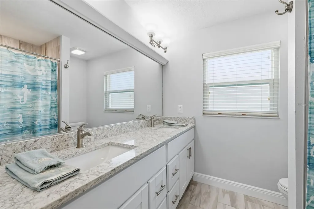 831 Chipaway Drive Apollo Beach FL 33572