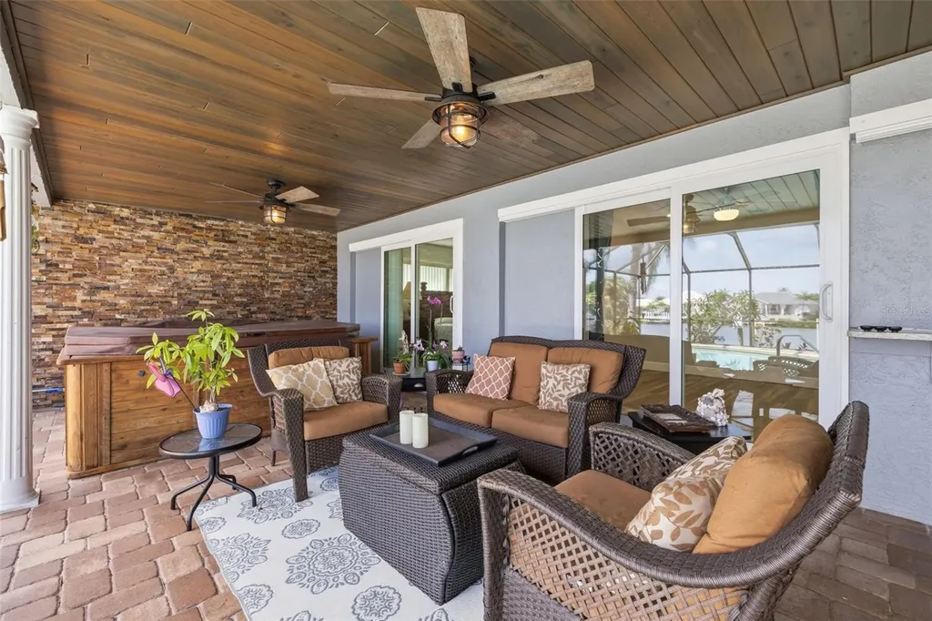 831 Chipaway Drive Apollo Beach FL 33572