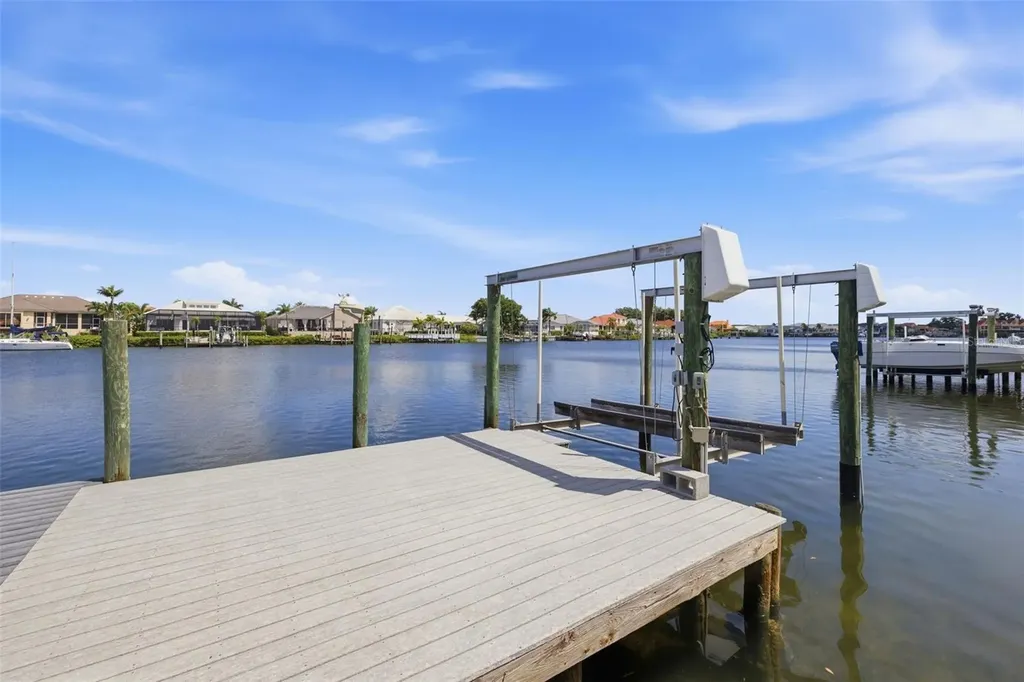 831 Chipaway Drive Apollo Beach FL 33572