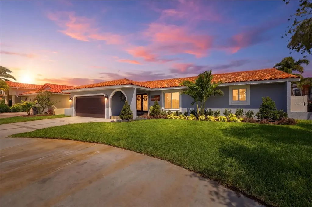 831 Chipaway Drive Apollo Beach FL 33572