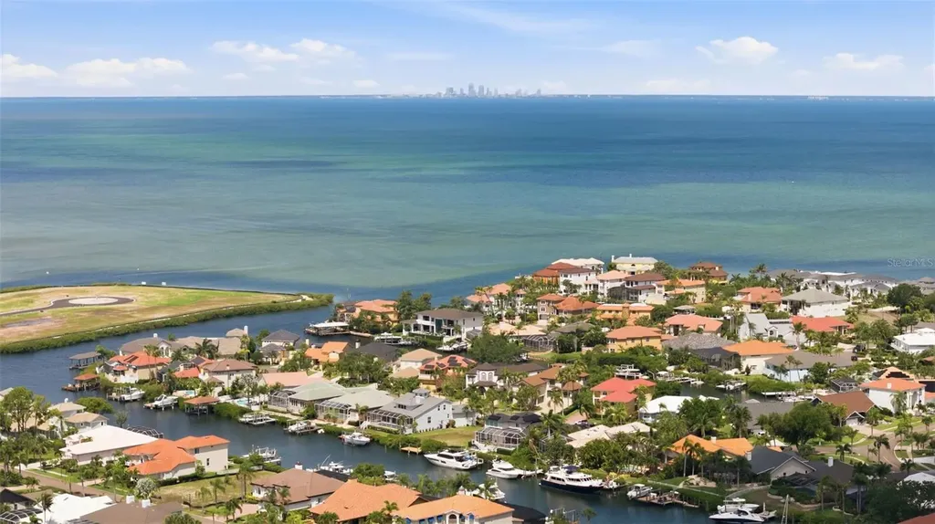 831 Chipaway Drive Apollo Beach FL 33572