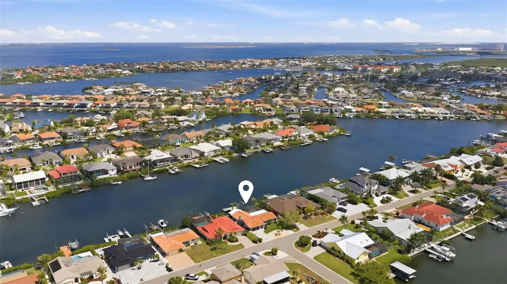 831 Chipaway Drive Apollo Beach FL 33572