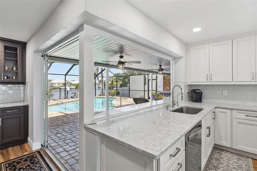 831 Chipaway Drive Apollo Beach FL 33572