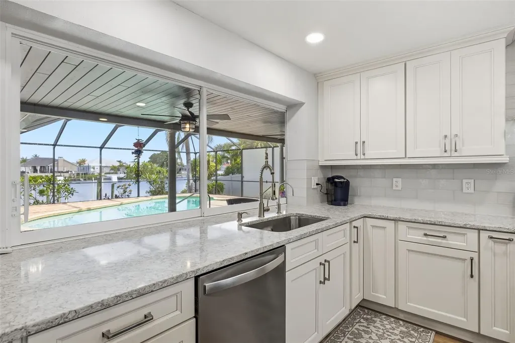 831 Chipaway Drive Apollo Beach FL 33572