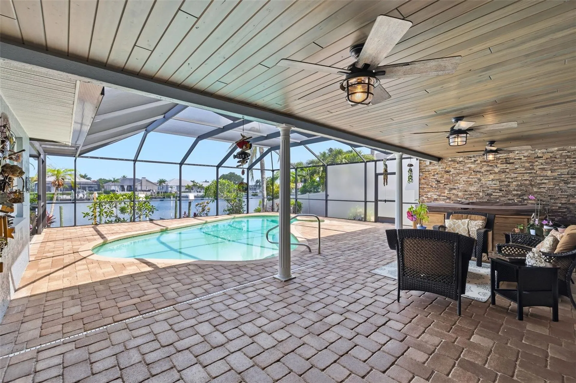 831 Chipaway Drive Apollo Beach FL 33572