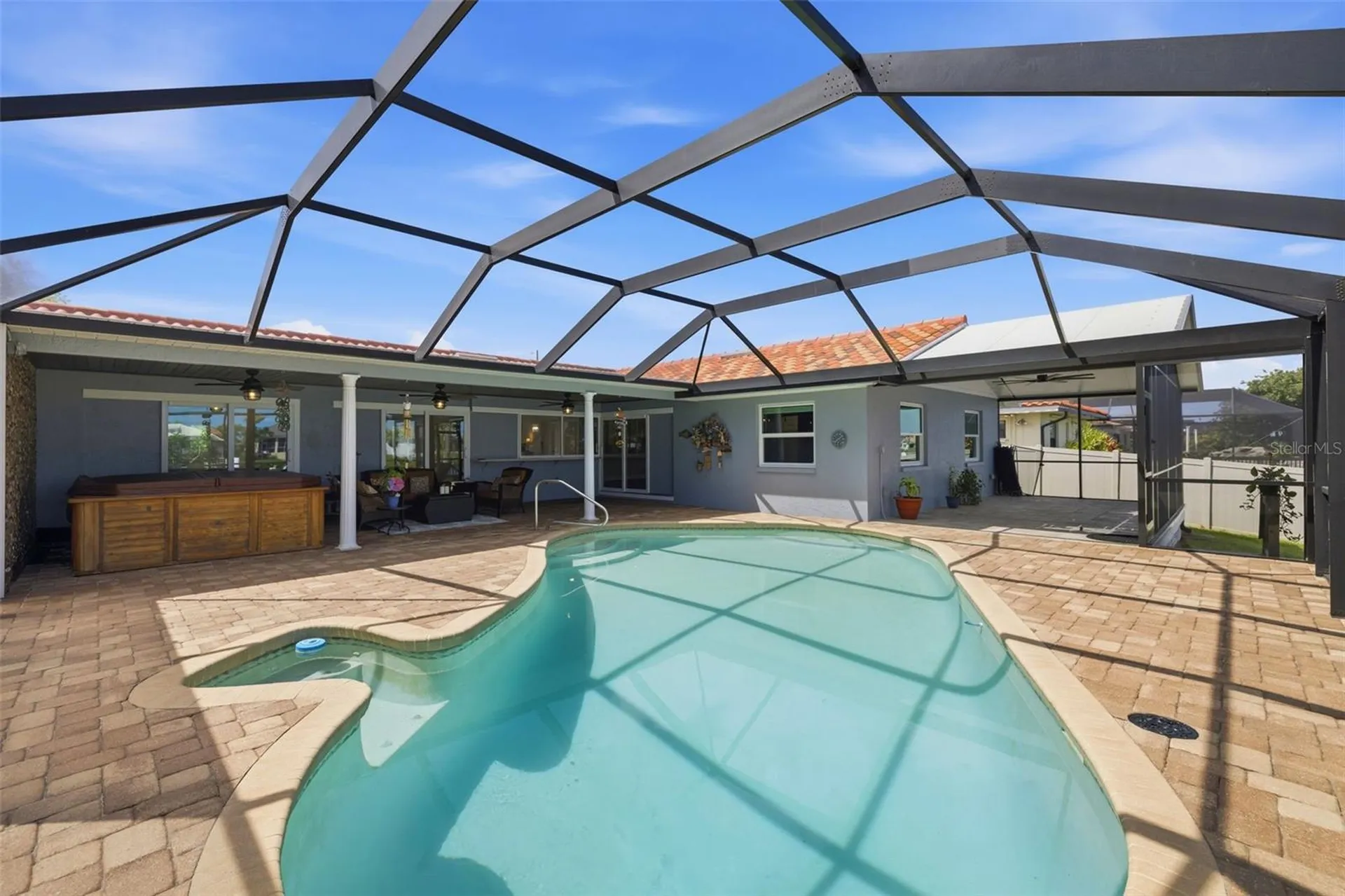 831 Chipaway Drive Apollo Beach FL 33572