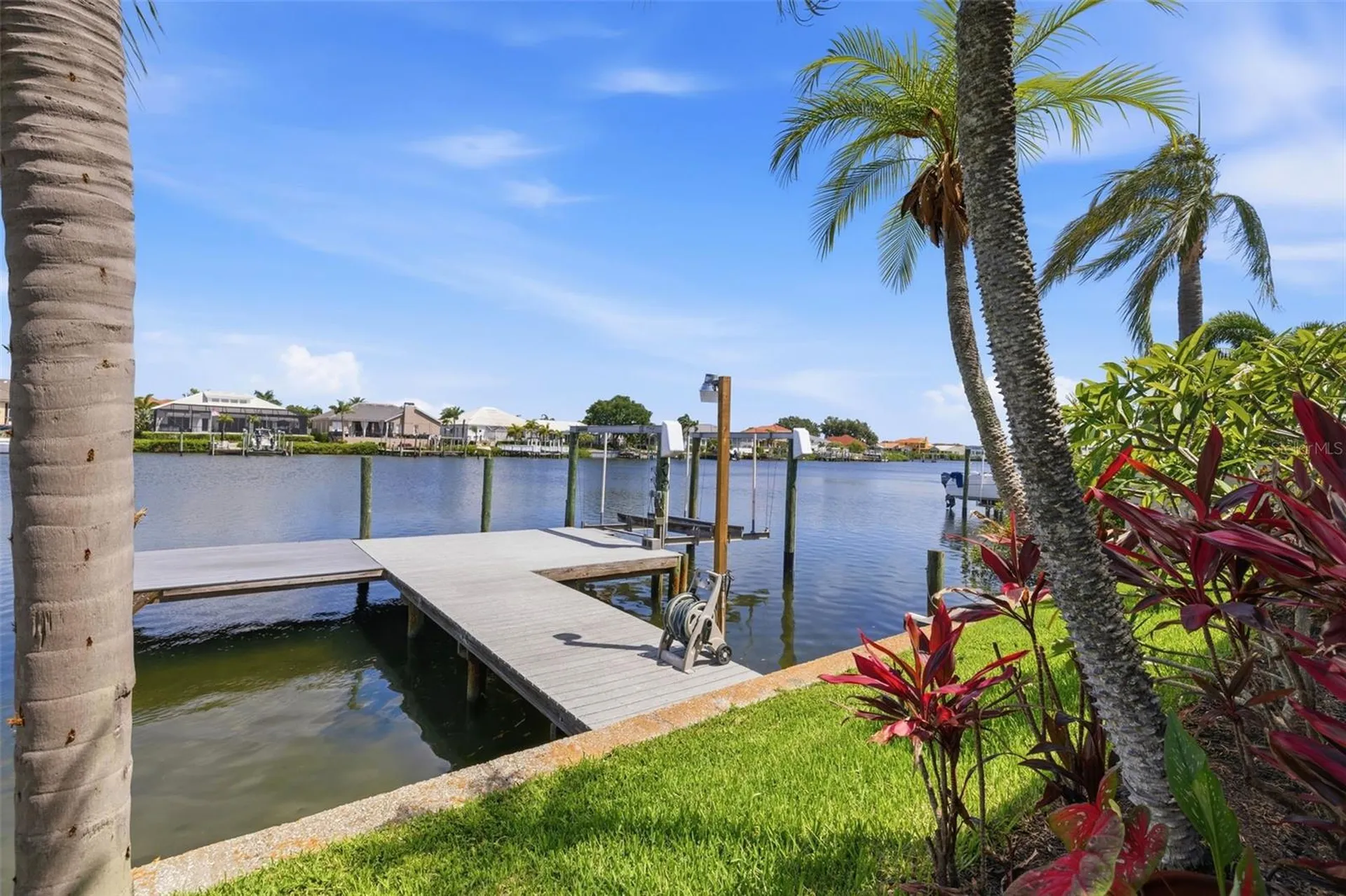 831 Chipaway Drive Apollo Beach FL 33572