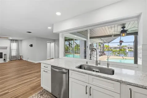 831 Chipaway Drive Apollo Beach FL 33572
