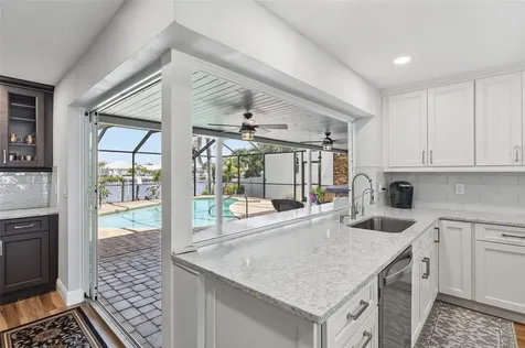 831 Chipaway Drive Apollo Beach FL 33572