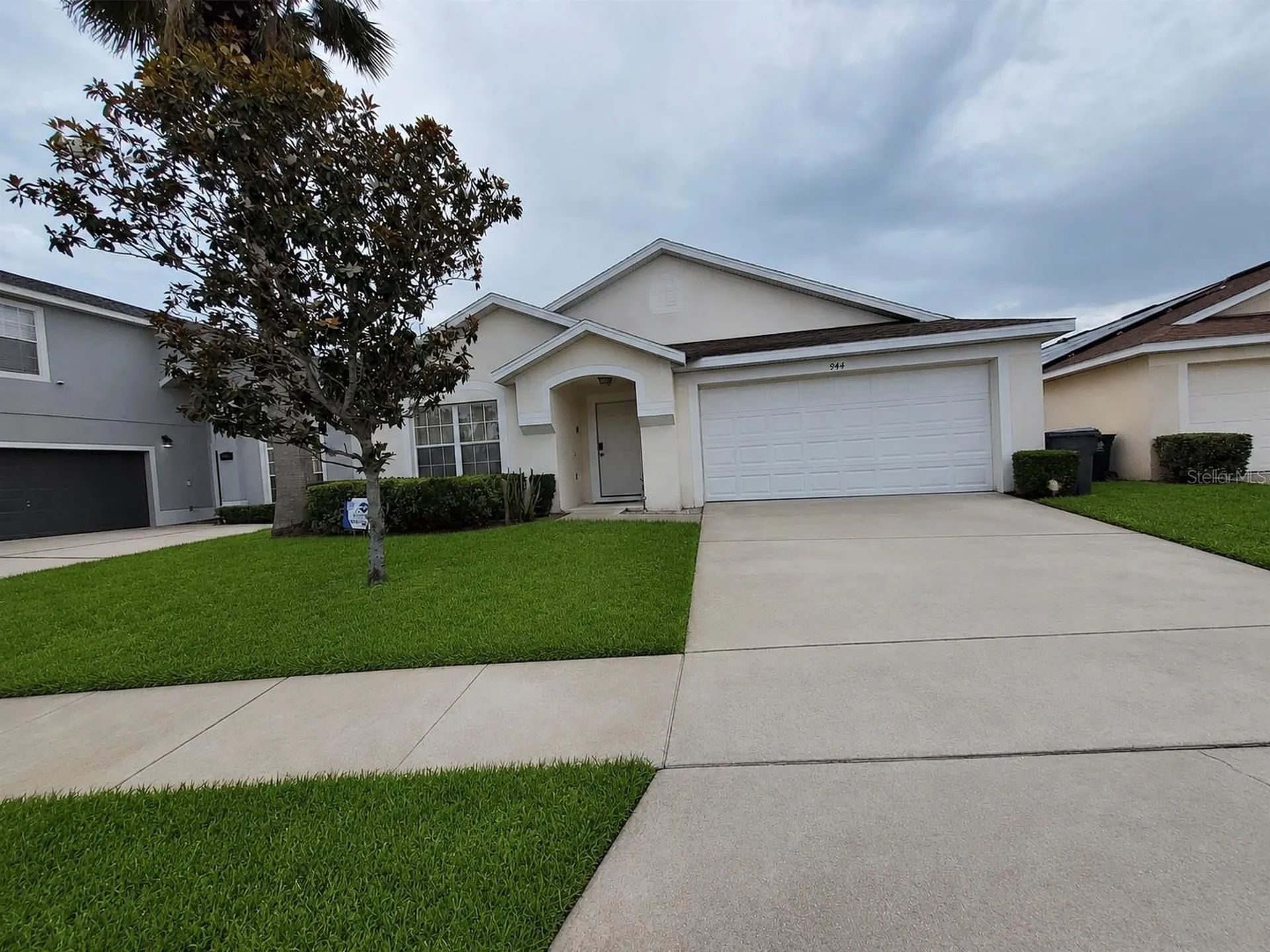 944 Lockbreeze Drive Davenport FL 33897