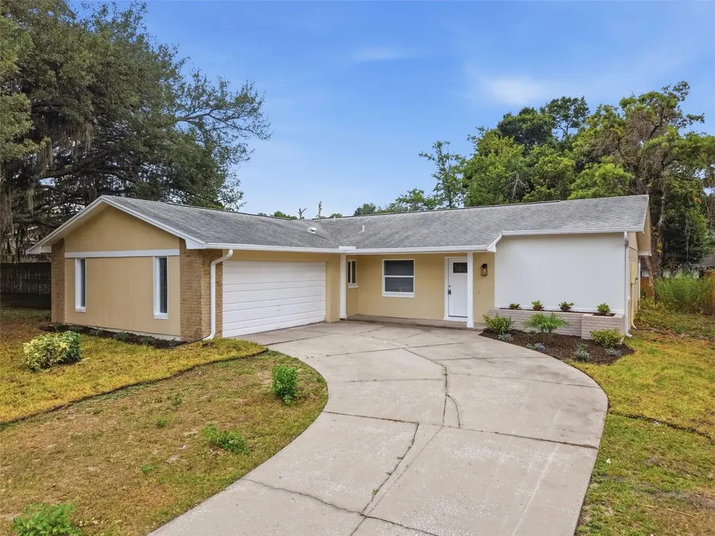 1507 Yvonne Apopka FL 32712