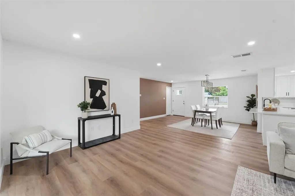 1507 Yvonne Apopka FL 32712
