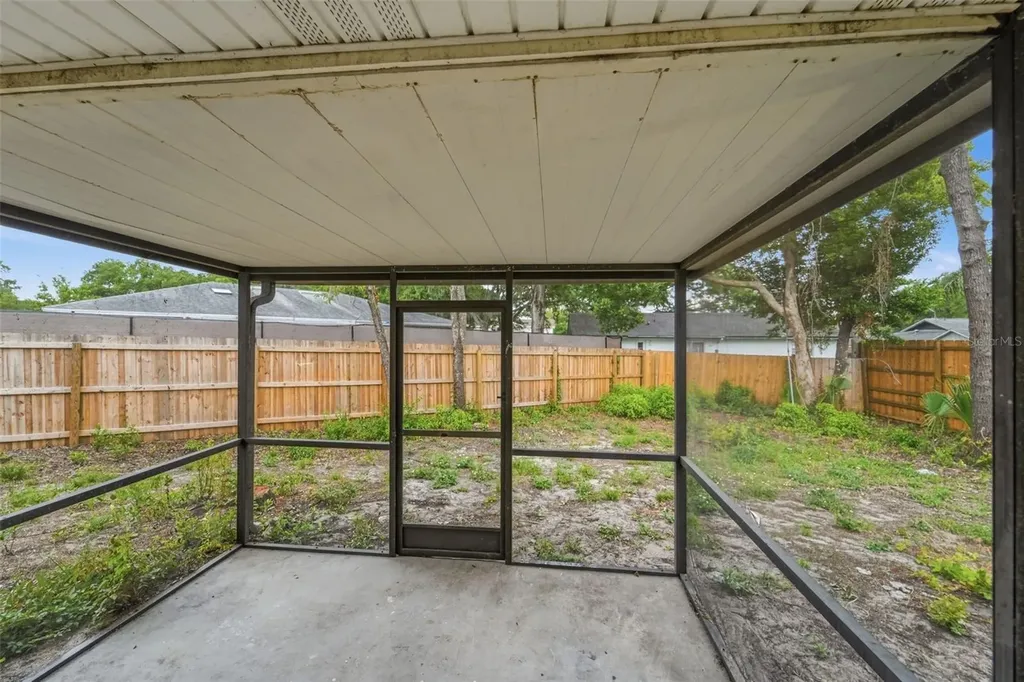 1507 Yvonne Apopka FL 32712