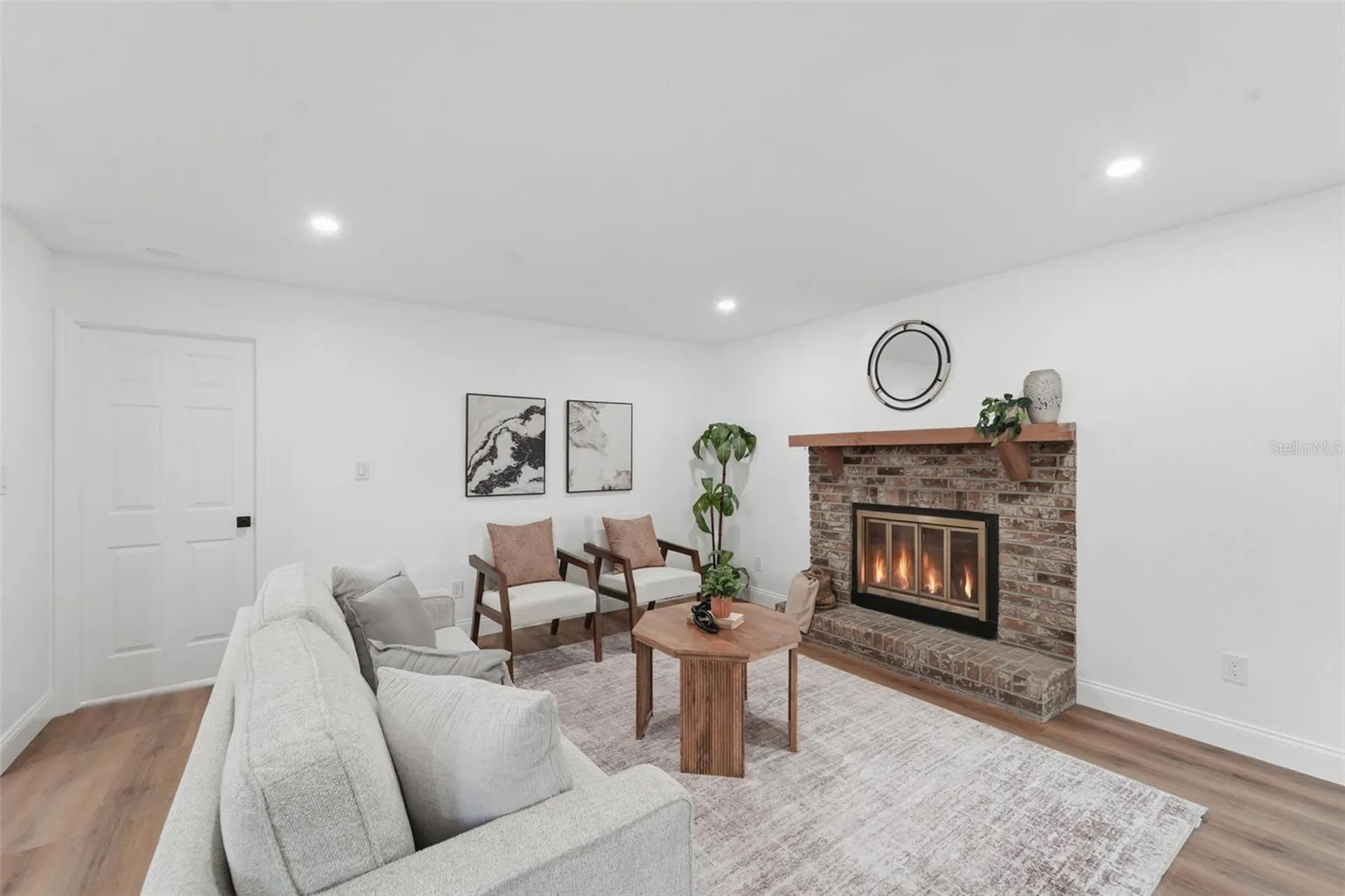 1507 Yvonne Apopka FL 32712