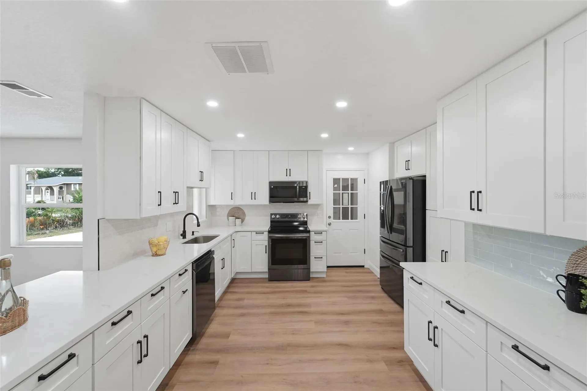 1507 Yvonne Apopka FL 32712