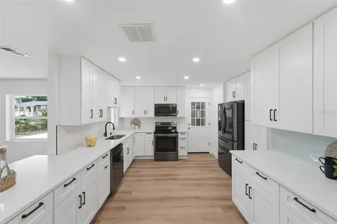 1507 Yvonne Apopka FL 32712