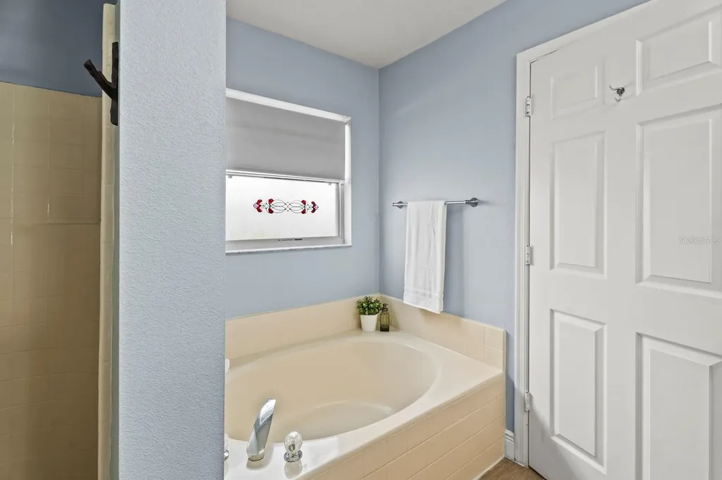 1202 Seneca Falls Drive Orlando FL 32828