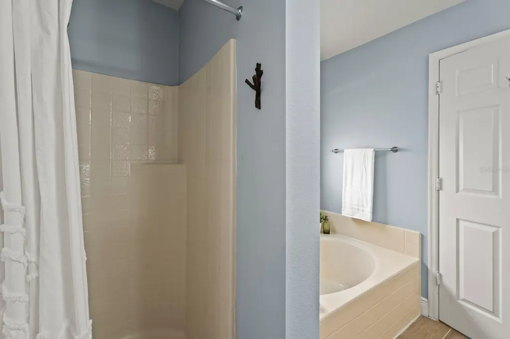 1202 Seneca Falls Drive Orlando FL 32828