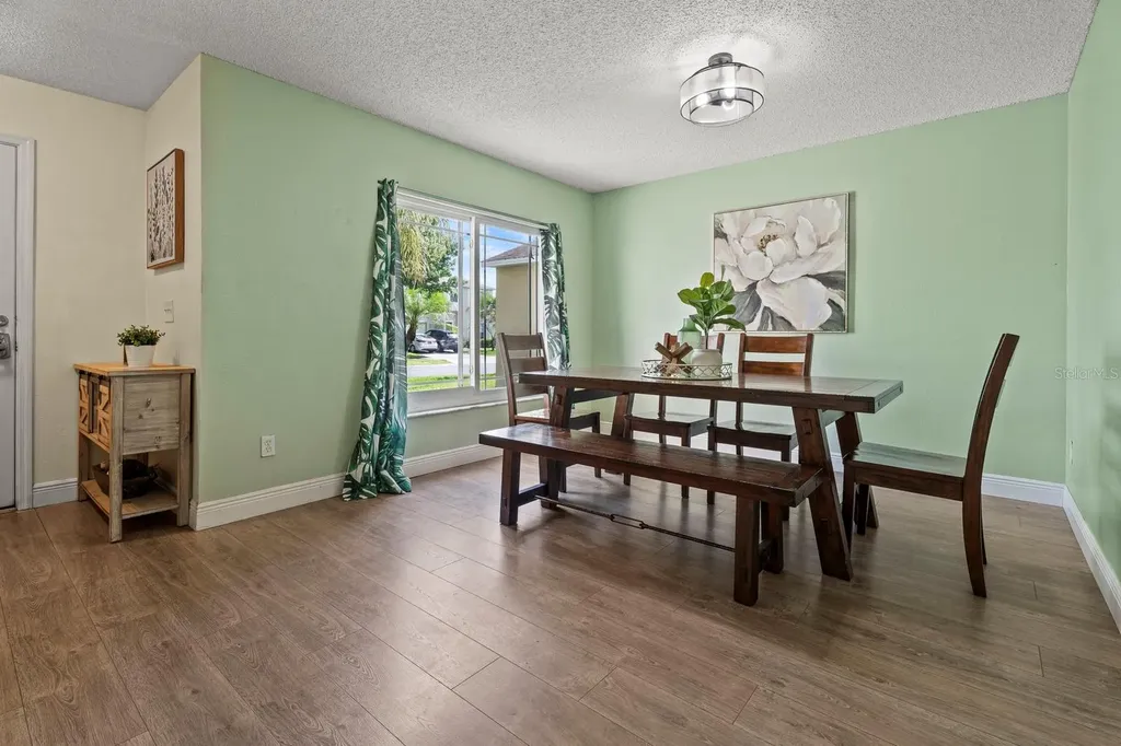 1202 Seneca Falls Drive Orlando FL 32828
