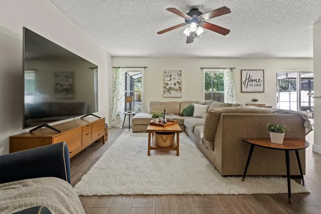 1202 Seneca Falls Drive Orlando FL 32828