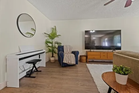1202 Seneca Falls Drive Orlando FL 32828