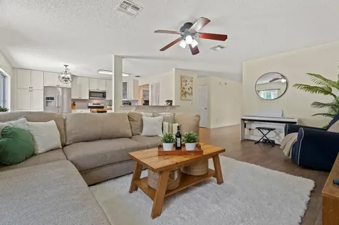 1202 Seneca Falls Drive Orlando FL 32828