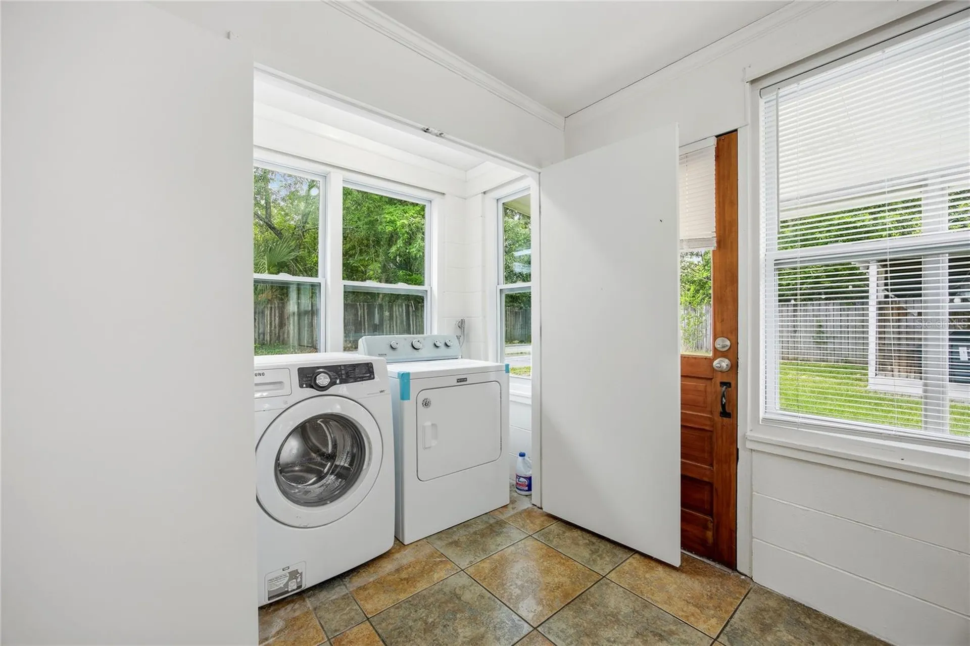 1318 NE 14th Street Gainesville FL 32601