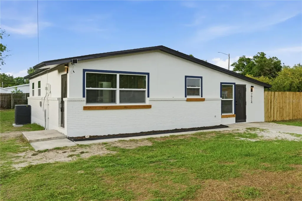 7924 Dahlia Avenue Tampa FL 33619