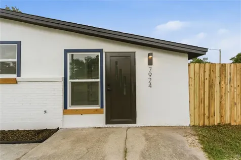 7924 Dahlia Avenue Tampa FL 33619