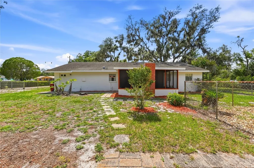 1006 Robinson Road Plant City FL 33563
