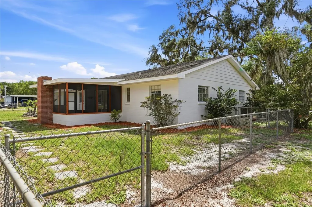 1006 Robinson Road Plant City FL 33563