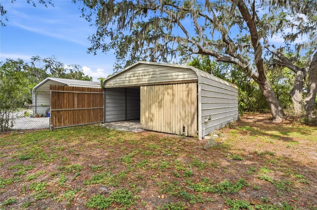 1006 Robinson Road Plant City FL 33563
