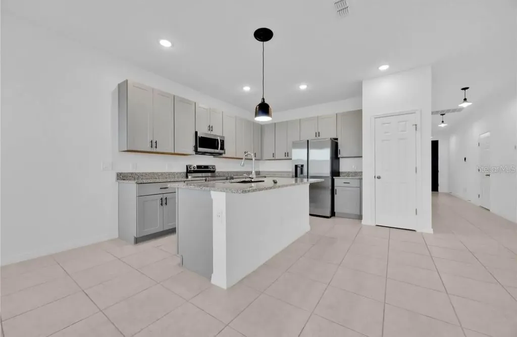 811 Richmond Estate Avenue Haines City FL 33844