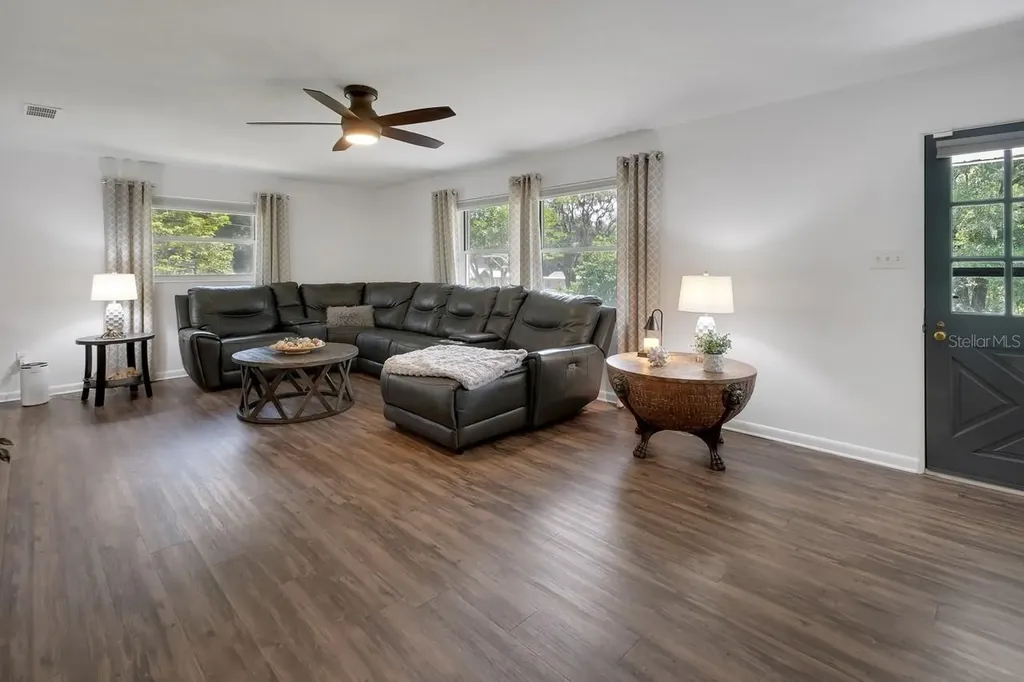 280 W Virginia Avenue Deland FL 32720