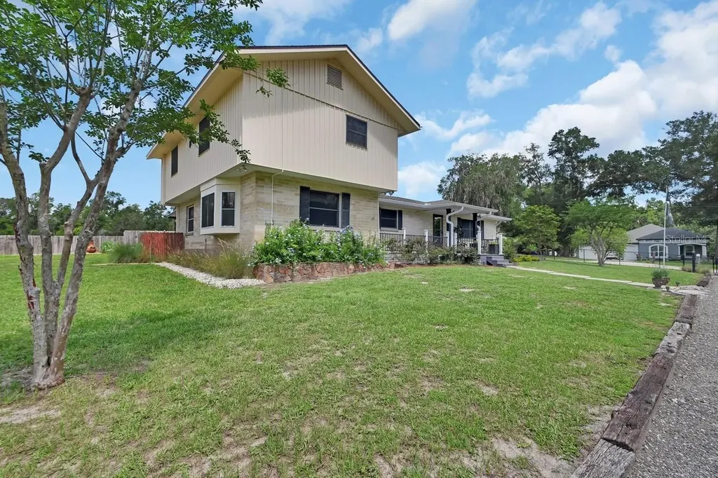 280 W Virginia Avenue Deland FL 32720