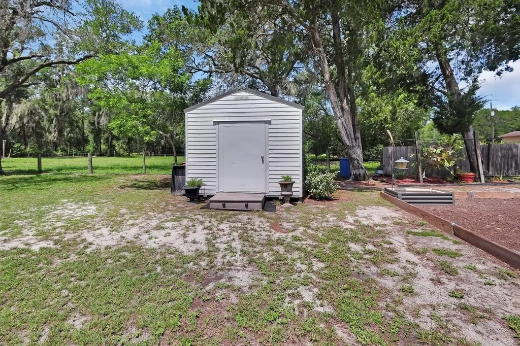 280 W Virginia Avenue Deland FL 32720