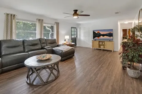 280 W Virginia Avenue Deland FL 32720