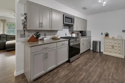 280 W Virginia Avenue Deland FL 32720