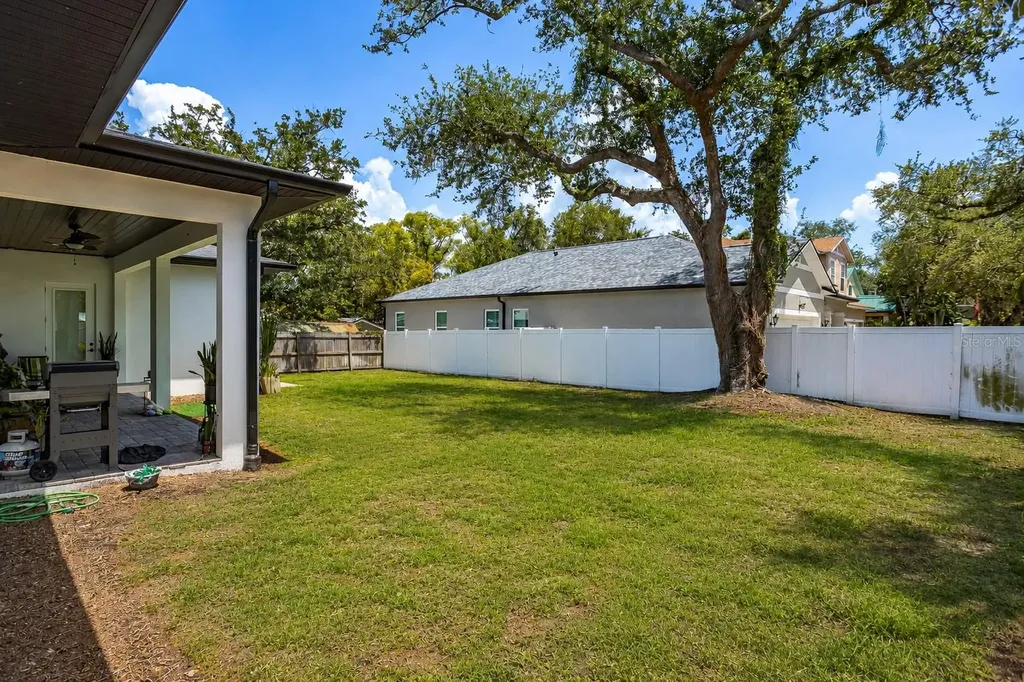 3306 W Van Buren Drive Tampa FL 33611