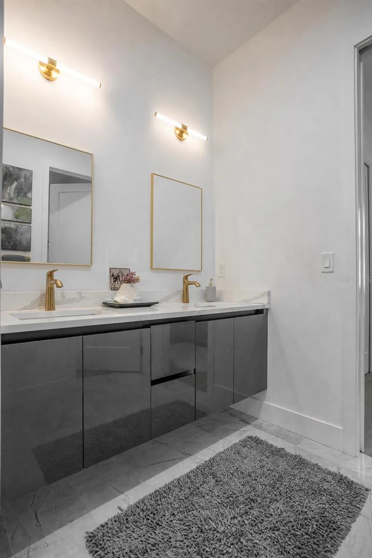 3306 W Van Buren Drive Tampa FL 33611