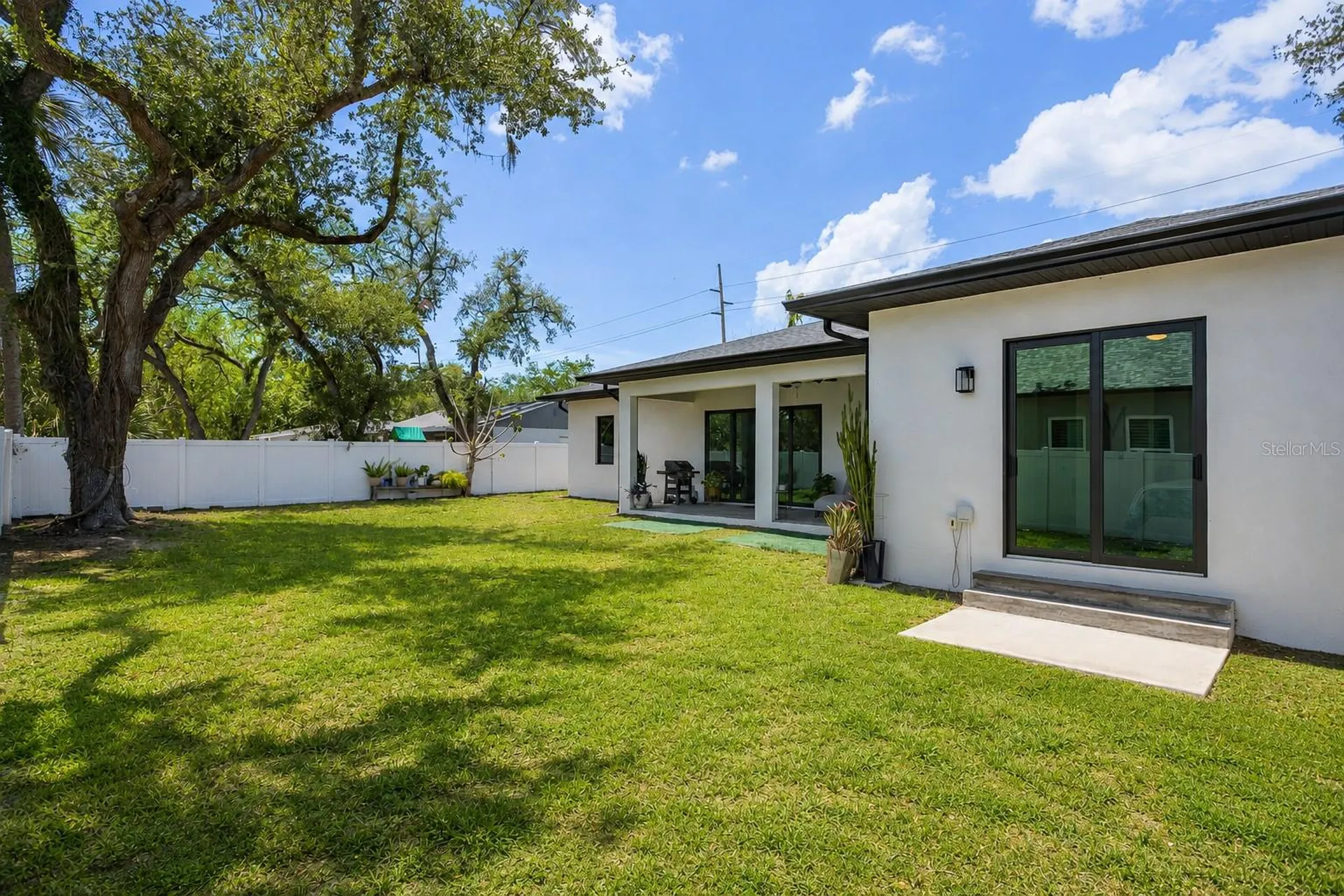 3306 W Van Buren Drive Tampa FL 33611